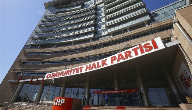 CHP'nin kurultay iptal davası ertelendi