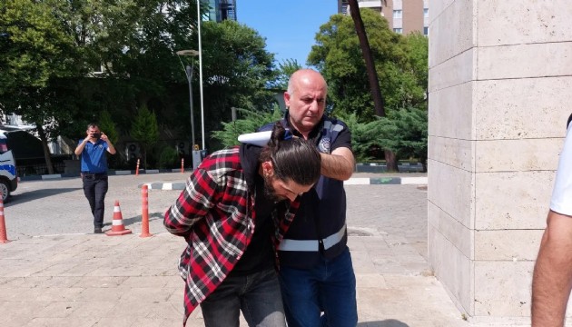 Birlikte yaşadığı kadını katletti