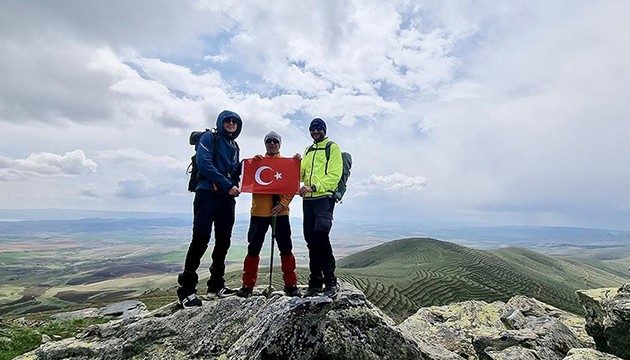 Dağcılar Demirli Kale'ye tırmandı