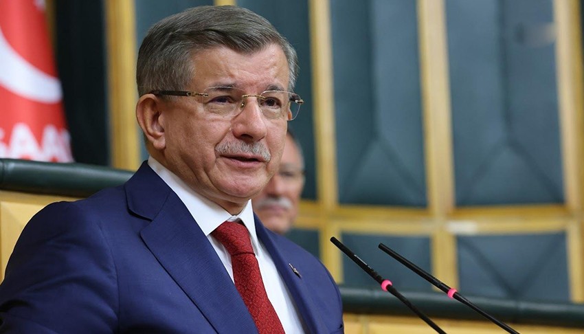 Ahmet Davutoğlu açıkladı: Gelecek Partisi'nden siyasi faaliyetlerini durdurma kararı