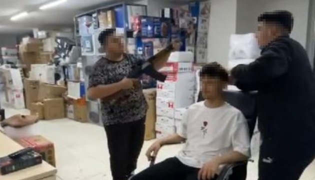 Pompalı tüfekle video çekip, ‘Mizah için yaptık' dediler