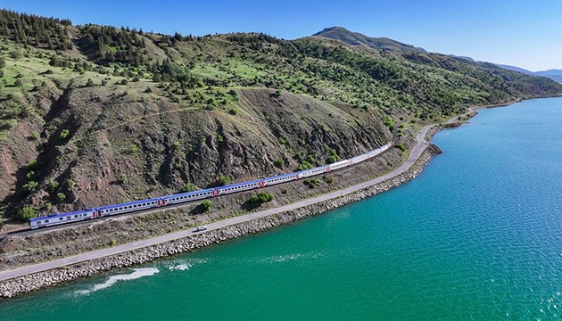 Turistik Diyarbakır Ekspresi eşsiz manzaralar sundu