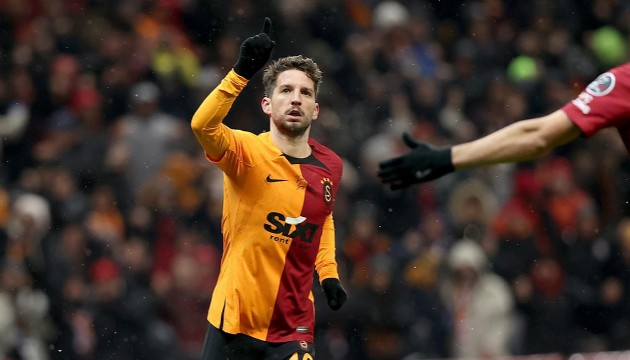 Dries Mertens 1 yıl daha Galatasaray’da!