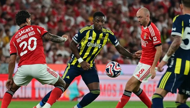 Fenerbahçe, Benfica'ya yenildi