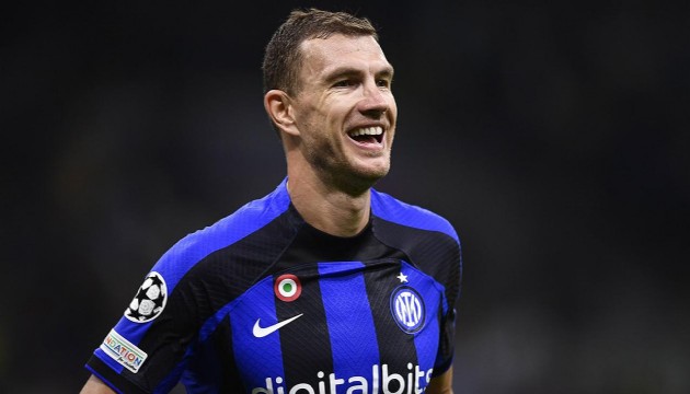 Edin Dzeko'nun menajeri Fenerbahçe için geliyor!