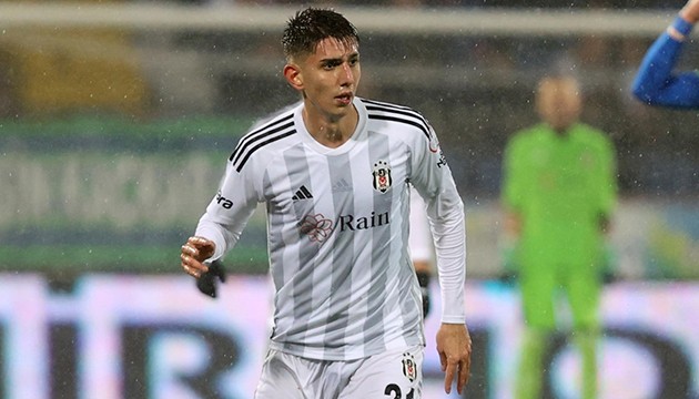 Genç futbolcuyla sözleşme yenilendi