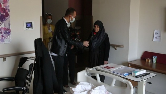 Elazığ Belediyesi'nden kanser hastalarına ziyaret