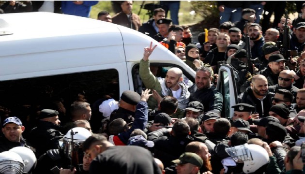 Hamas, İsrail'in yarın 602 Filistinliyi serbest bırakacağını açıkladı