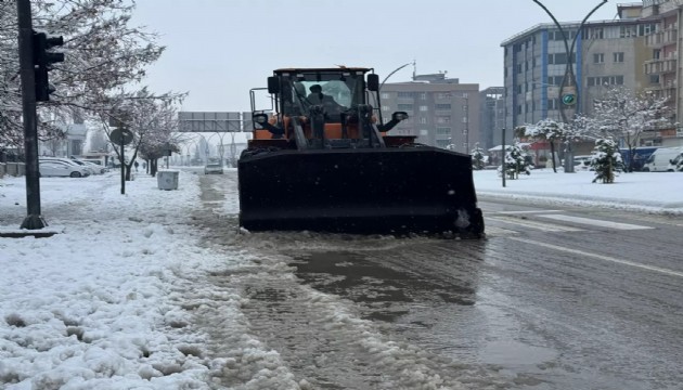 Çok sayıda yol ulaşıma kapandı