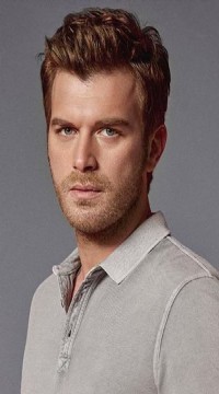 Kıvanç Tatlıtuğ'un yeni imajı çok beğenildi