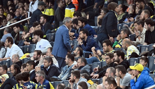 Fenerbahçe tribünleri, bir isim hariç herkesi ıslıkladı