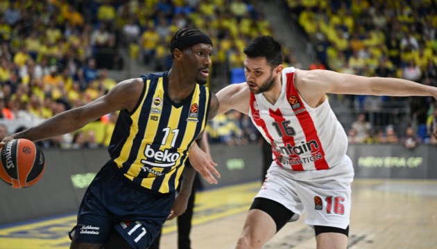 Olympiacos'ta Fenerbahçe maçı öncesi Papanikolaou belirsizliği