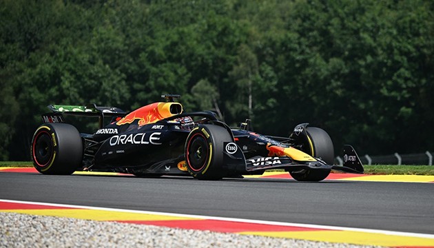 Sprint yarışını Verstappen kazandı