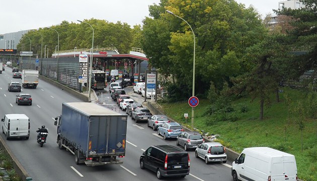 Fransa'da akaryakıt krizi büyüyor