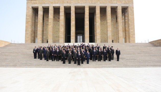 Devlet erkanı Anıtkabir'de