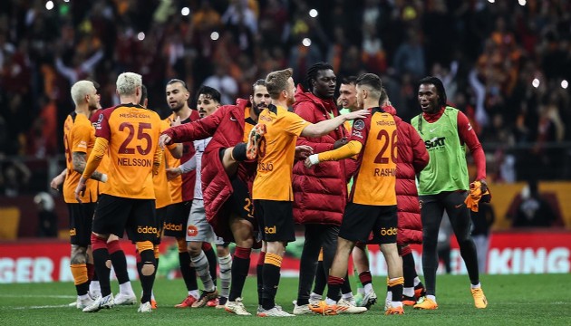 Şampiyon Galatasaray yeni formasını tanıttı: İşte 