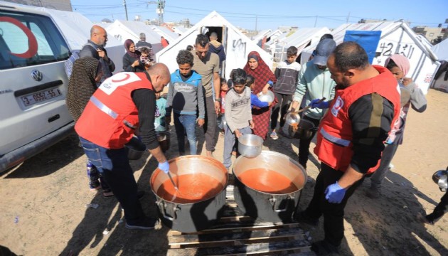 Gazze'ye yardım taşıyan Kızılay'ın gemisi Mısır'a ulaştı