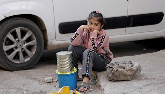 İsrail, aşevleri ve yardım merkezlerini vurdu