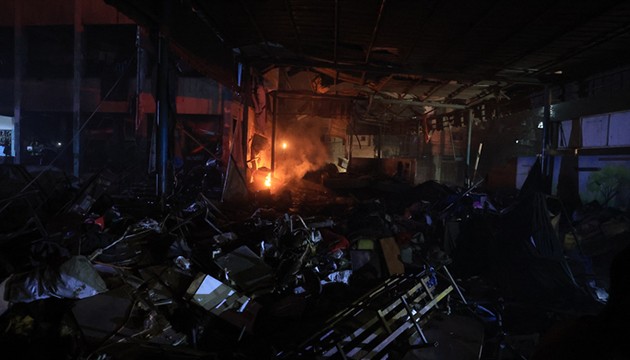 Sivillerin sığındığı okula saldırı