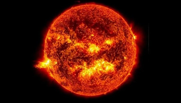 Güneş'teki patlama sonrası flaş uyarı!