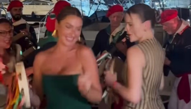 Hadise, Hollywood yıldızıyla dans etti