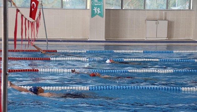 30 bin kişi yüzme öğrendi