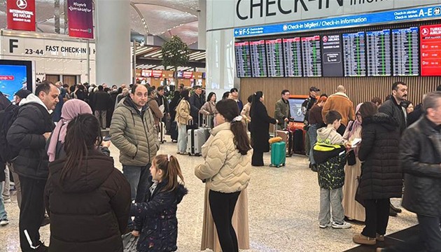 Bayramda yüzbinler havalimanını kullandı