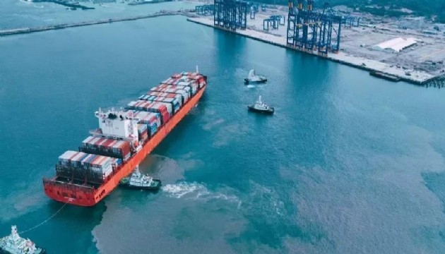 Dev konteyner gemisi böyle battı