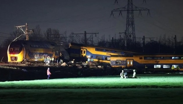 Hollanda'da tren kazası! Ölü ve yaralılar var...