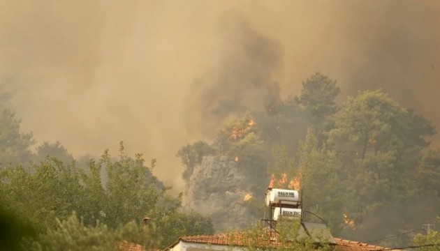 Fethiye'de alevlerle mücadele
