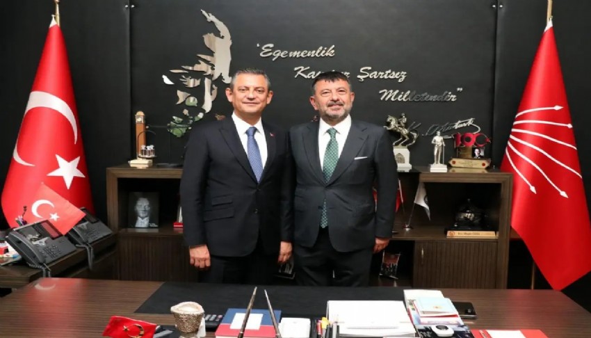 Özgür Özel ve Veli Ağbaba hakkında rüşvet iddiasıyla fezleke: Bakanlığa gönderildi