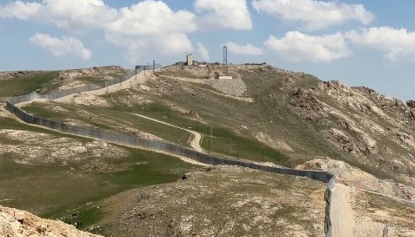İran sınırına çelik duvar örüldü