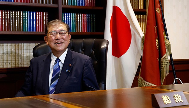 Başbakan istifa etti