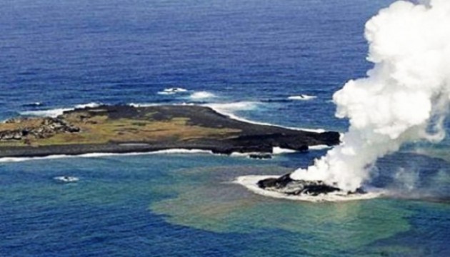 Japonya’da su altı volkanı patladı