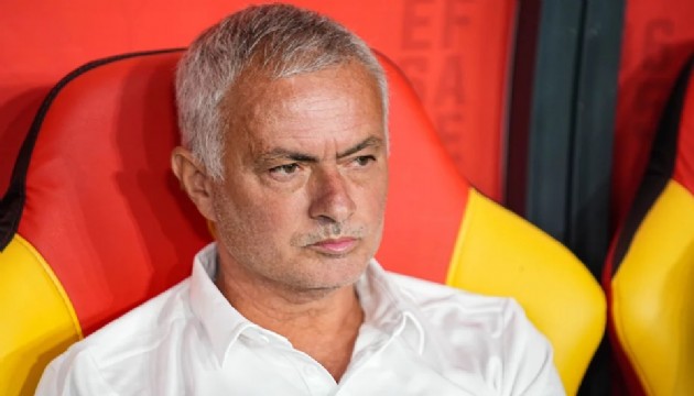 Jose Mourinho, 4 oyuncunun biletini kesti