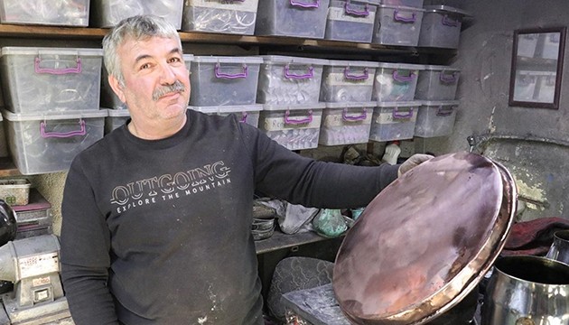 Unutulmasın diye kalaycılığa başladı