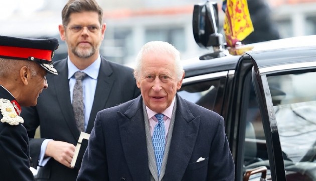 İngiltere Kralı Charles, kanser tedavisinin geçici yan etkileri nedeniyle hastaneye kaldırıldı