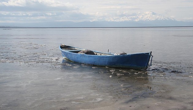 Beyşehir Gölü buz tuttu