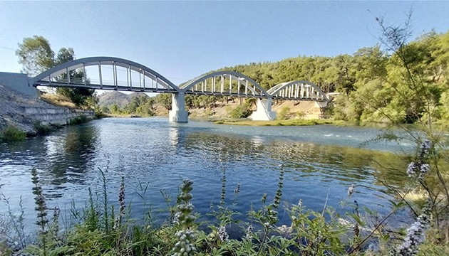 Tarihi Atatürk Köprüsü restore edildi