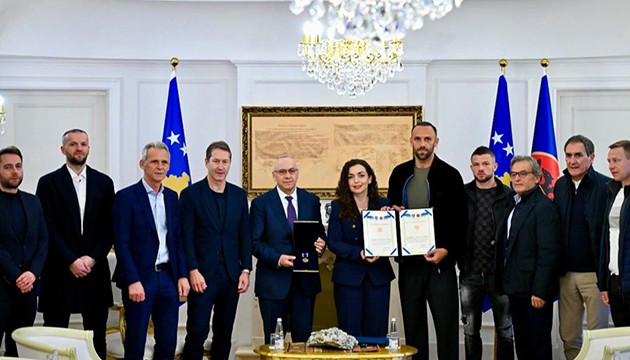 Kosova Milli Takımı'na Cumhurbaşkanlığı Liyakat Madalyası