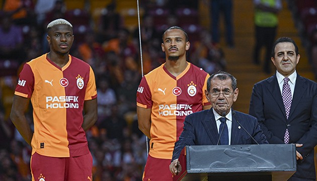 Osimhen ve Sane'ye imza töreni