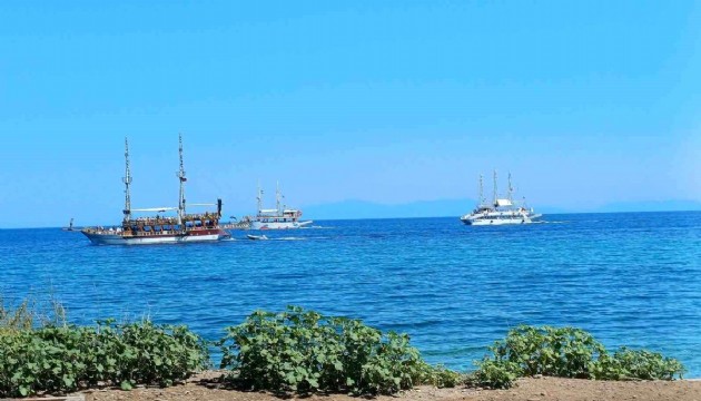 Kuşadası'nda yaz turizmi canlandı