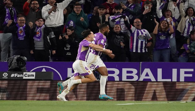 Larin'in golüyle Valladolid şampiyon Barcelona'yı tokatladı