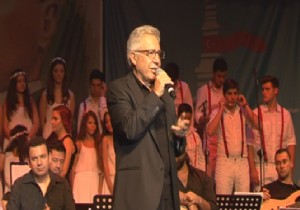 Livaneli korosu ilk konserini verdi