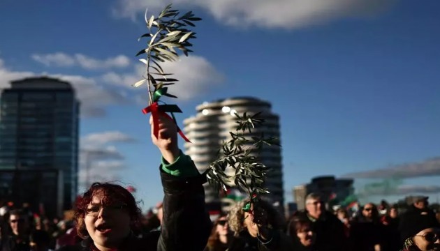 Londra'da Gazze'ye destek yürüyüşü