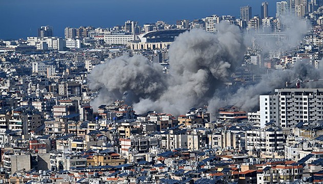 Beyrut'un güneyine 12 hava saldırısı