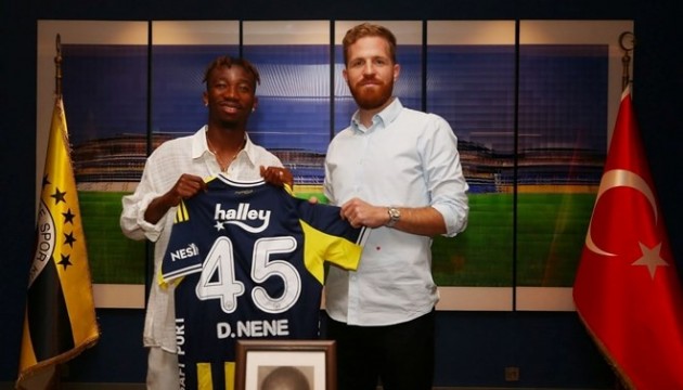 Fenerbahçe Dorgeles Nene'yi açıkladı
