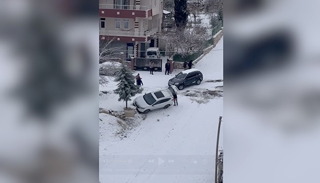 Karda kaydı, takla attı!