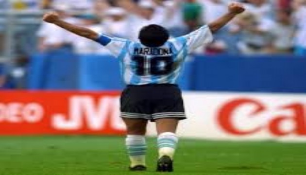 Futboldan Maradona geçti