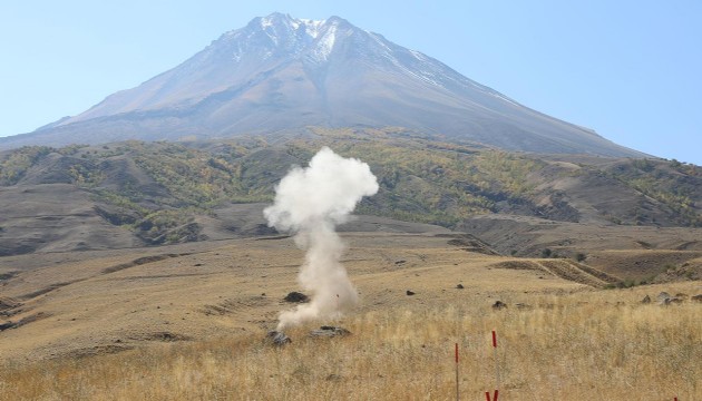 Ermenistan'ın döşediği mayınlar patladı: 3 Azerbaycan askeri yaralandı